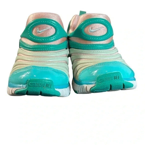 Nike Dynamo Free Green/Pink Slip On Sneakers - Picture 2 of 10